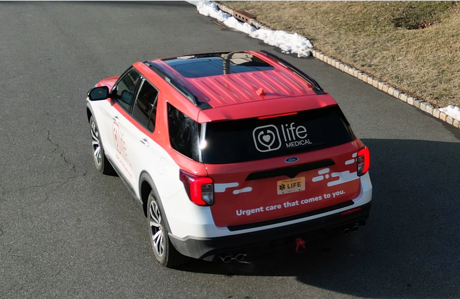 Life Medical urgent care provider arriving at patient’s home